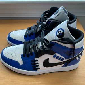 Women’s Air Jordan 1 Mid “Sisterhood” size 9